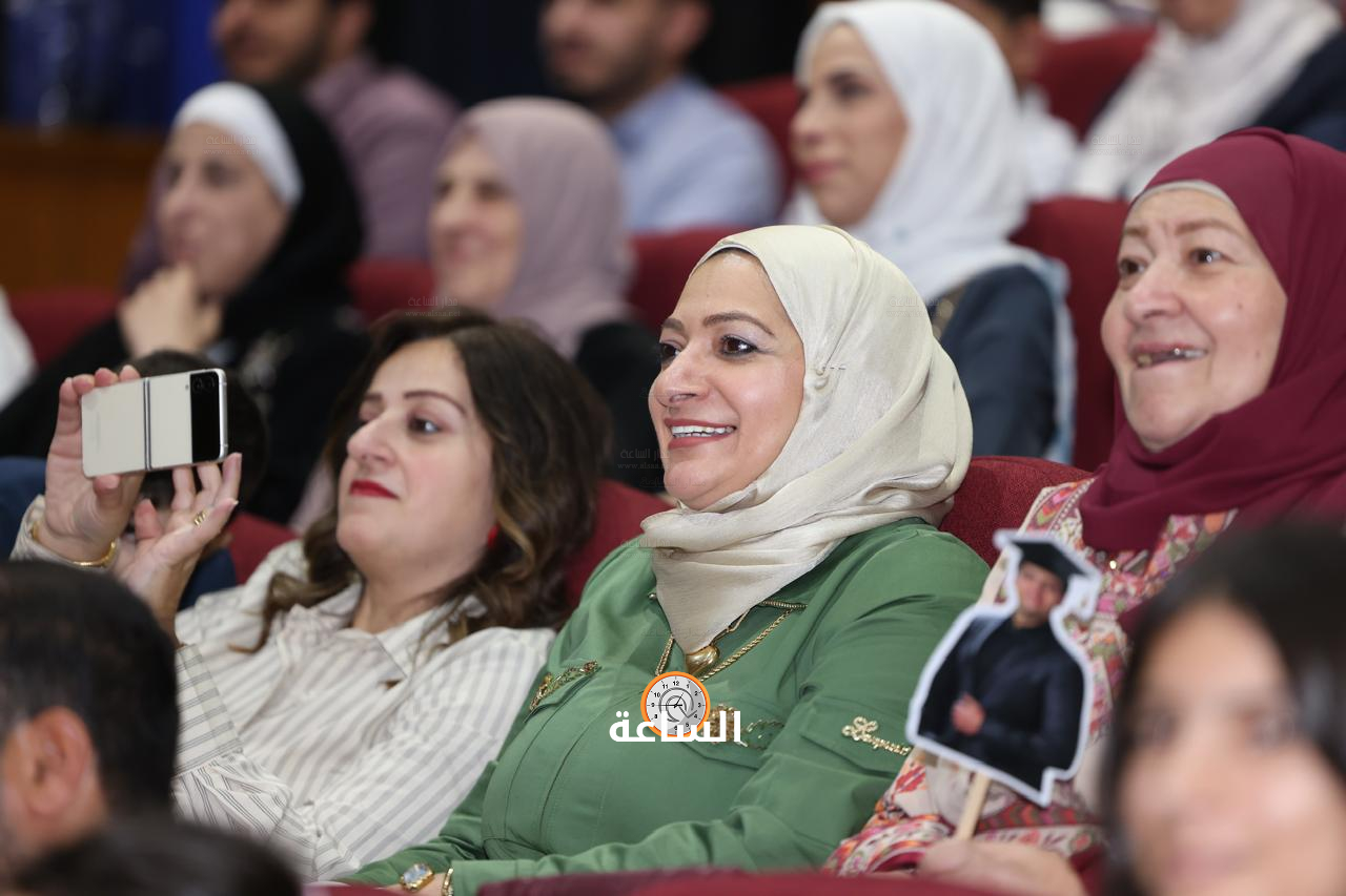 Madar Al-Saa Images 0.6064395395697396