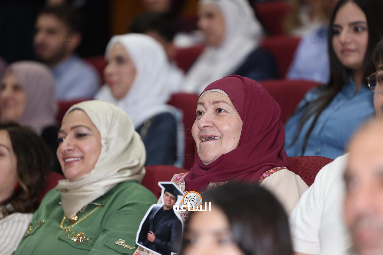 Madar Al-Saa Images 0.9782412584090214