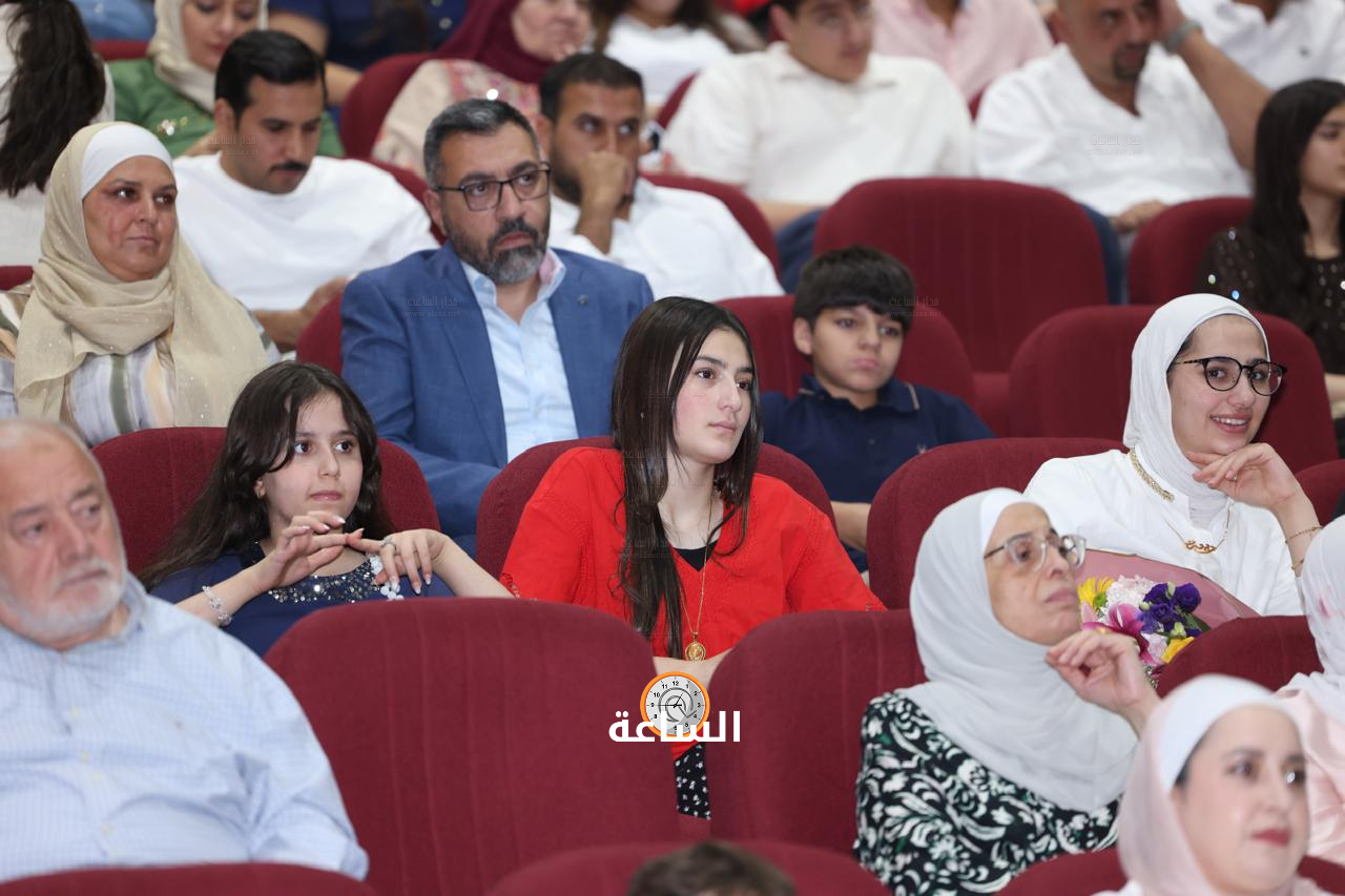 Madar Al-Saa Images 0.8269410962374361