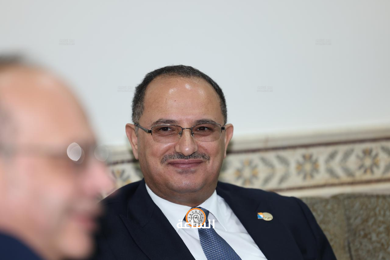 Madar Al-Saa Images 0.20848089988080876