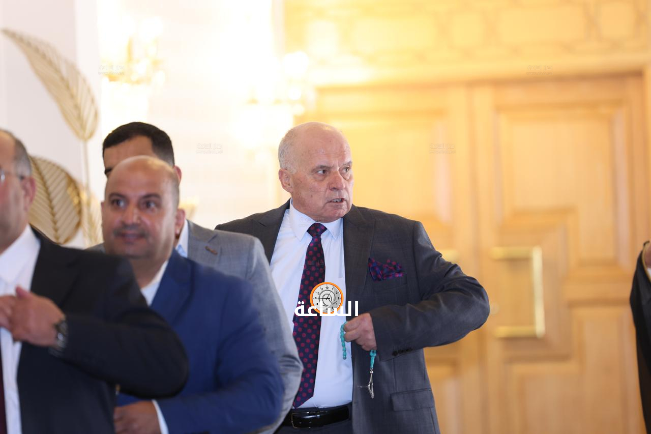 Madar Al-Saa Images 0.6918167294363987