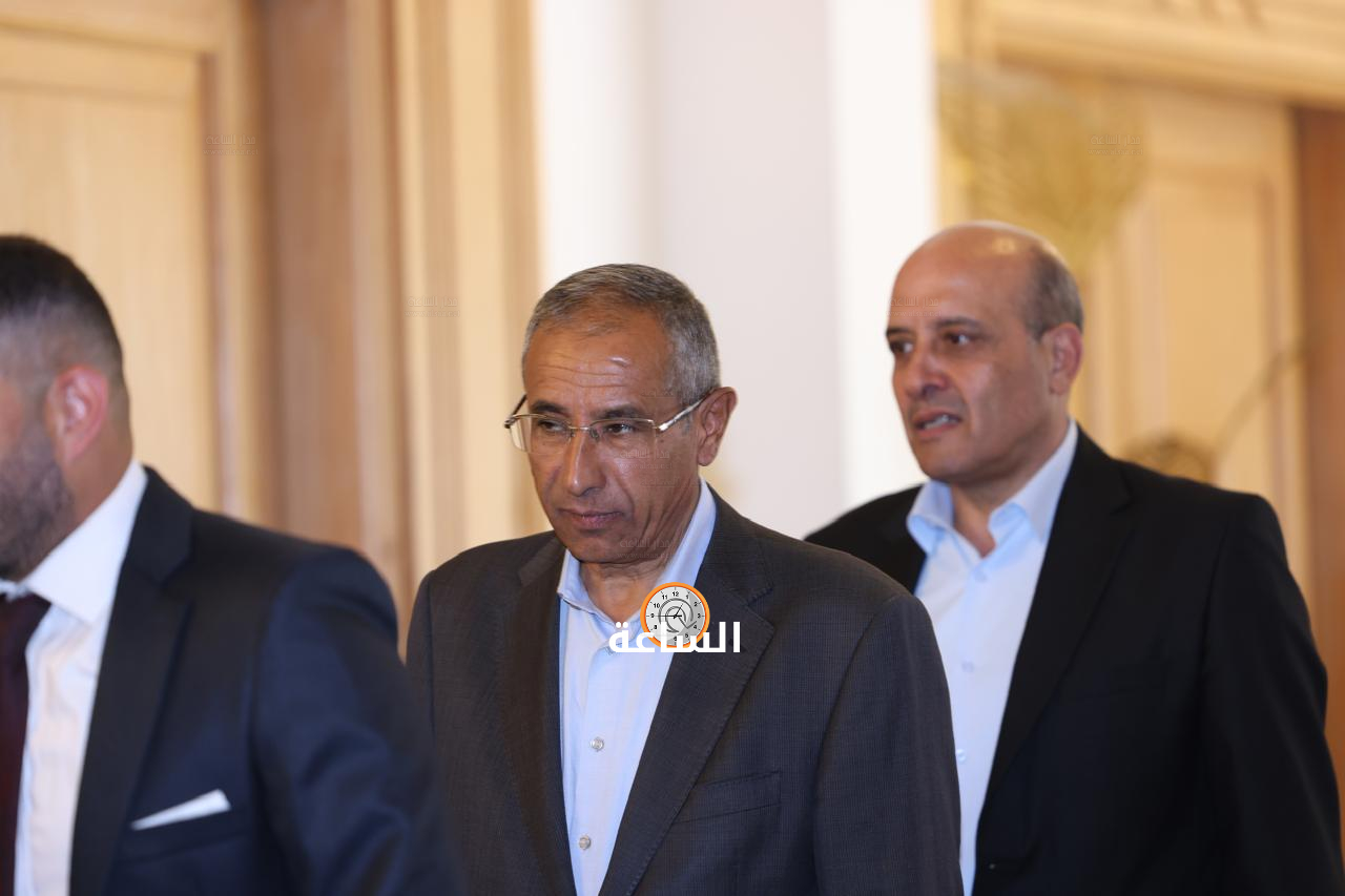Madar Al-Saa Images 0.5713948756641508
