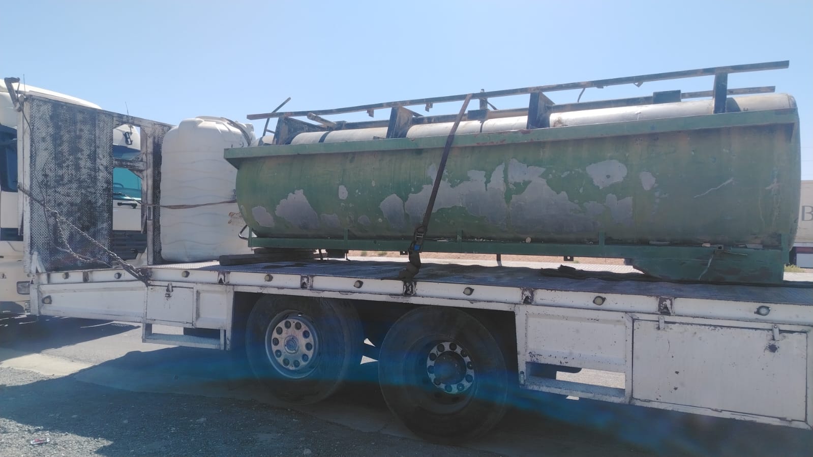 Madar Al-Saa Images 0.3794089135894214