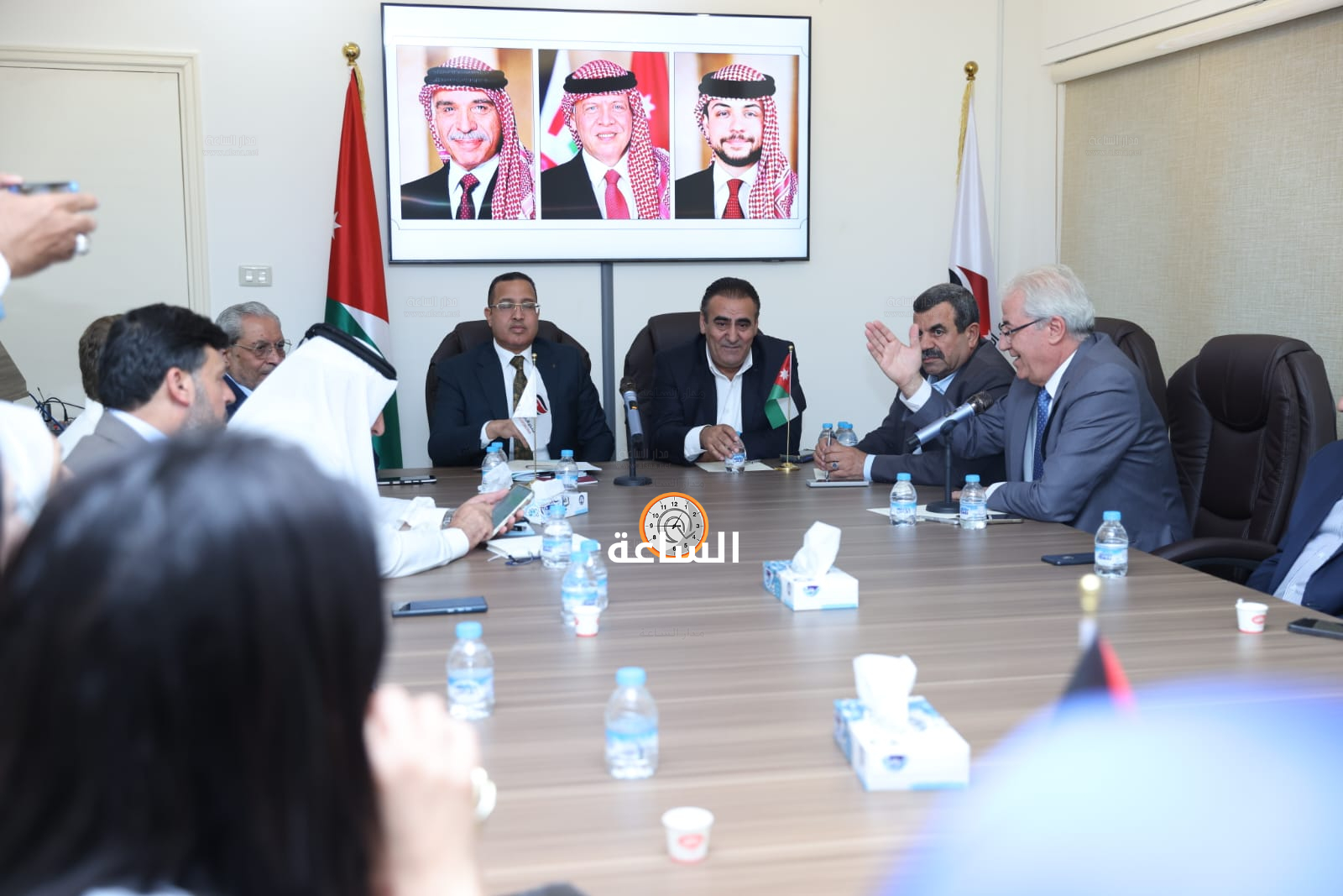 Madar Al-Saa Images 0.5000926639348845