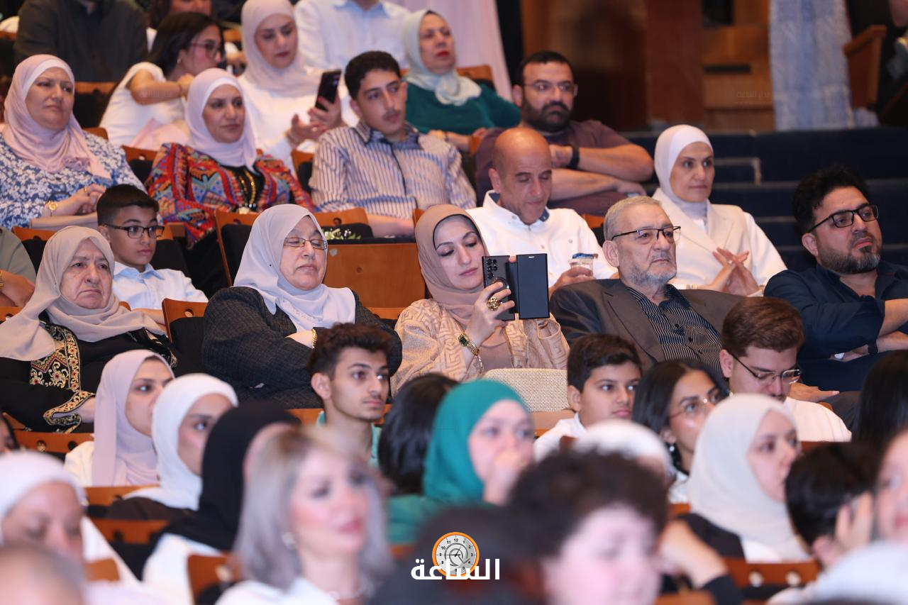 Madar Al-Saa Images 0.49835381779819266