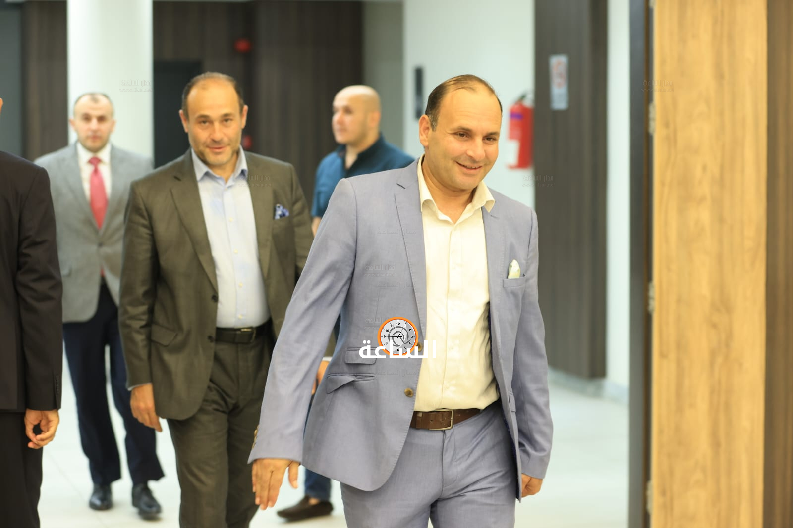 Madar Al-Saa Images 0.9896348654995212
