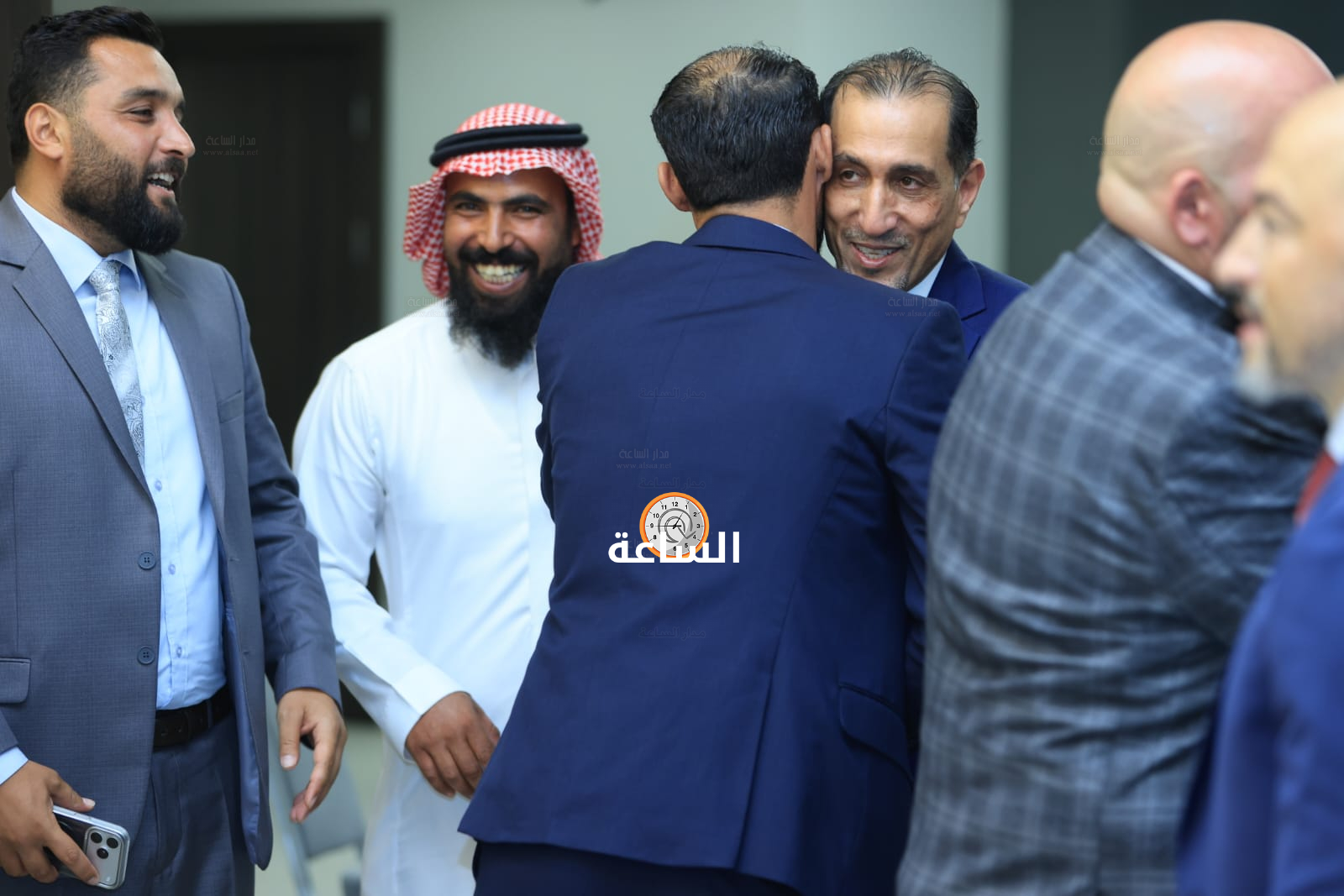 Madar Al-Saa Images 0.7410190388199088