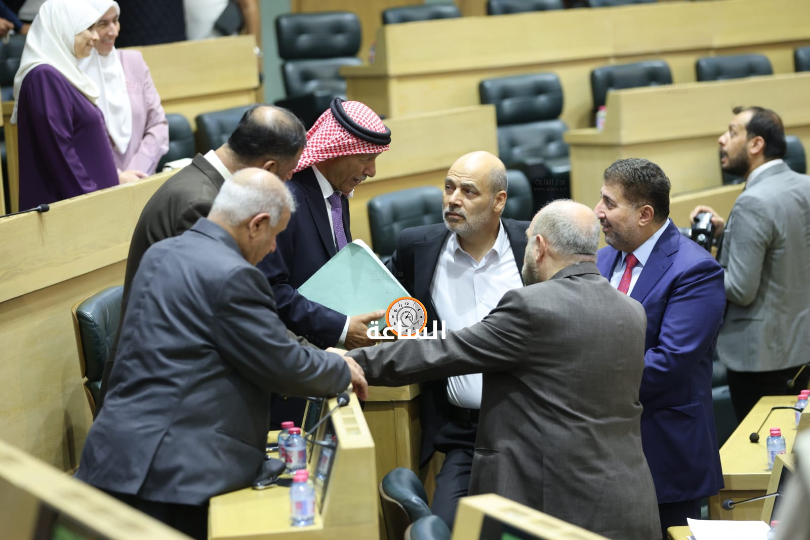 Madar Al-Saa Images 0.180422122148179