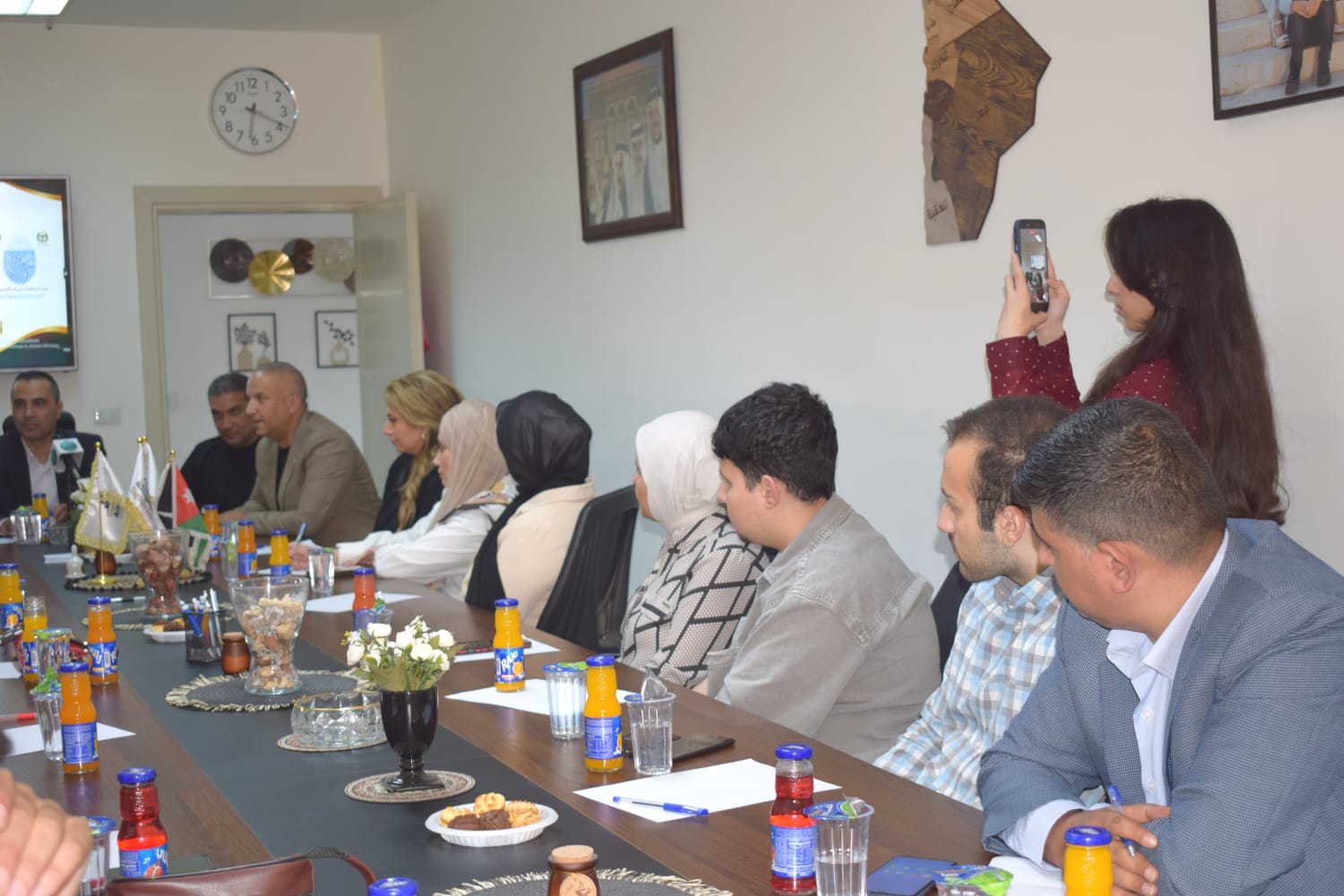 Madar Al-Saa Images 0.419523068831259