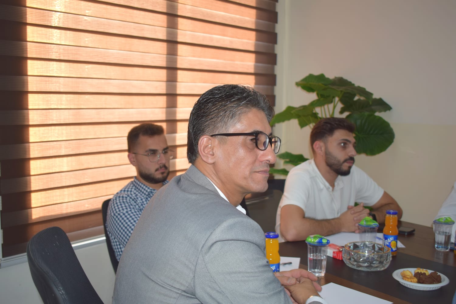 Madar Al-Saa Images 0.8189451173276506