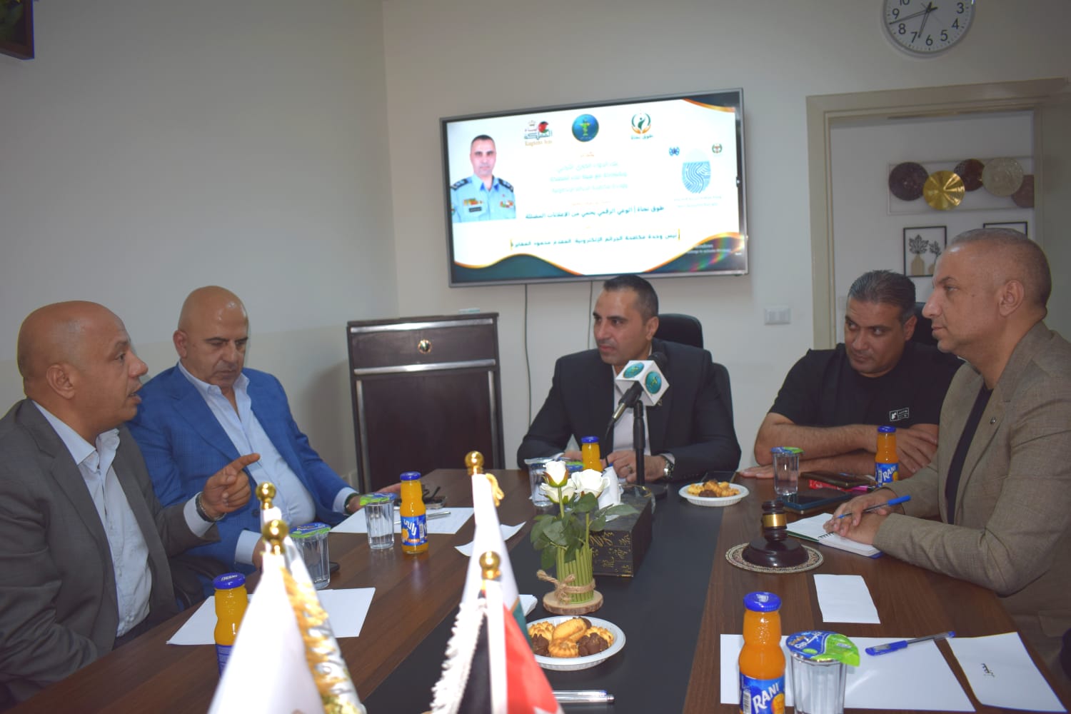 Madar Al-Saa Images 0.41541465573887837