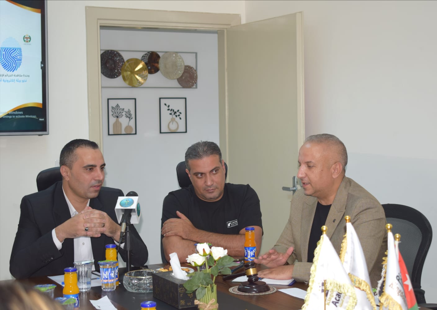 Madar Al-Saa Images 0.17831492818353445