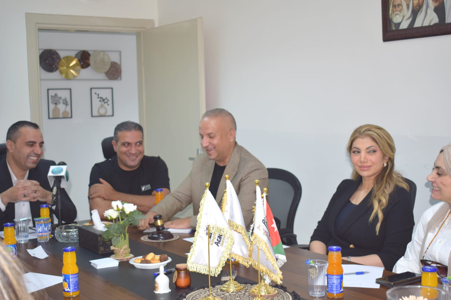 Madar Al-Saa Images 0.25999838971697853