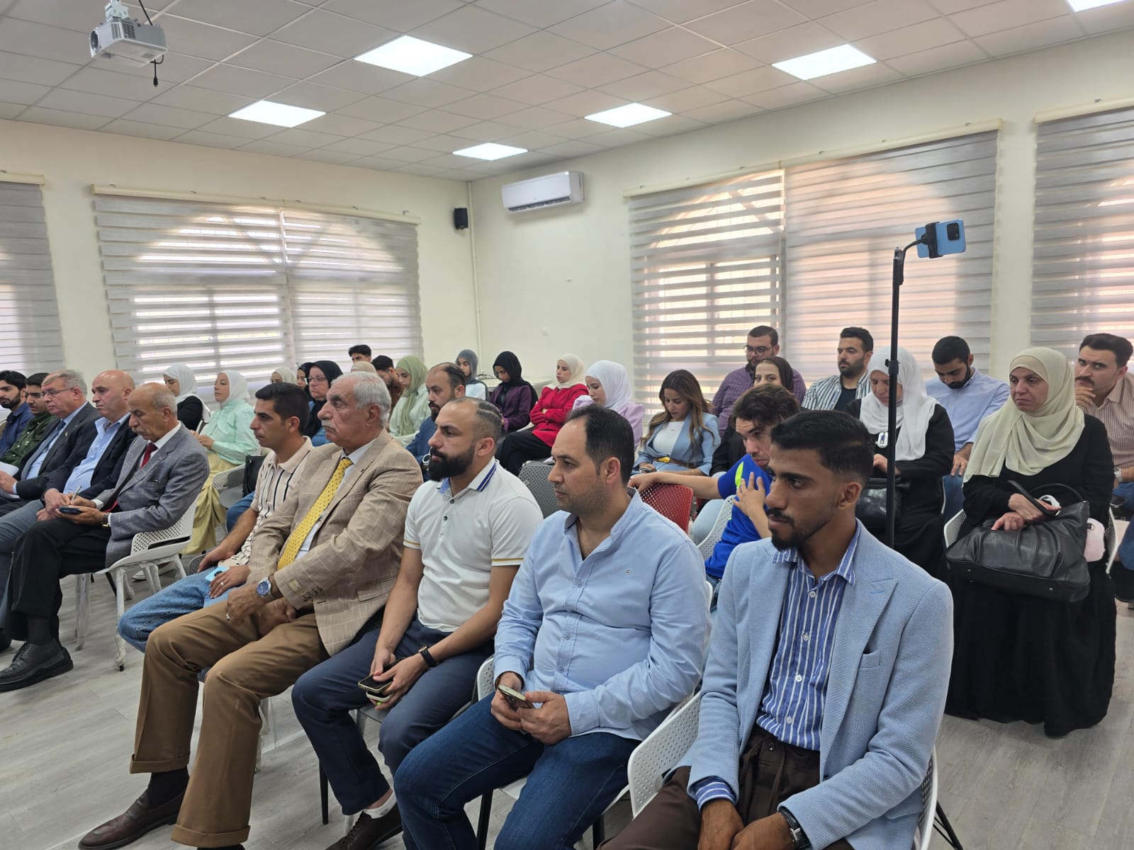 Madar Al-Saa Images 0.7043014289073819