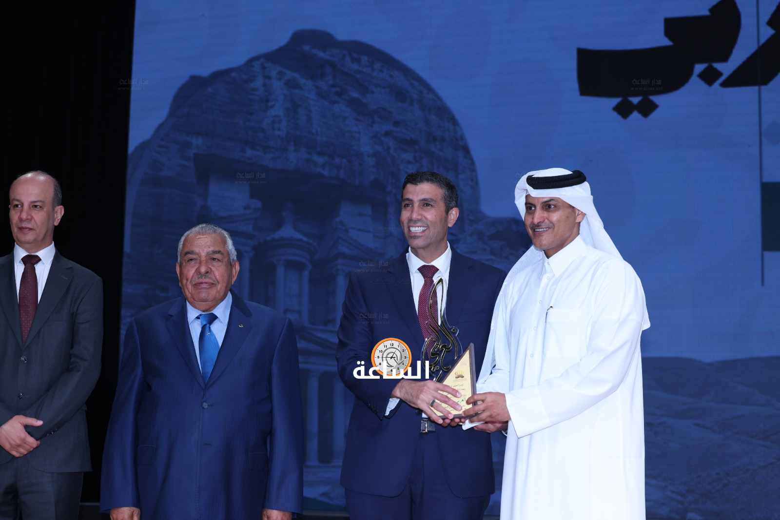 Madar Al-Saa Images 0.058328741610308876