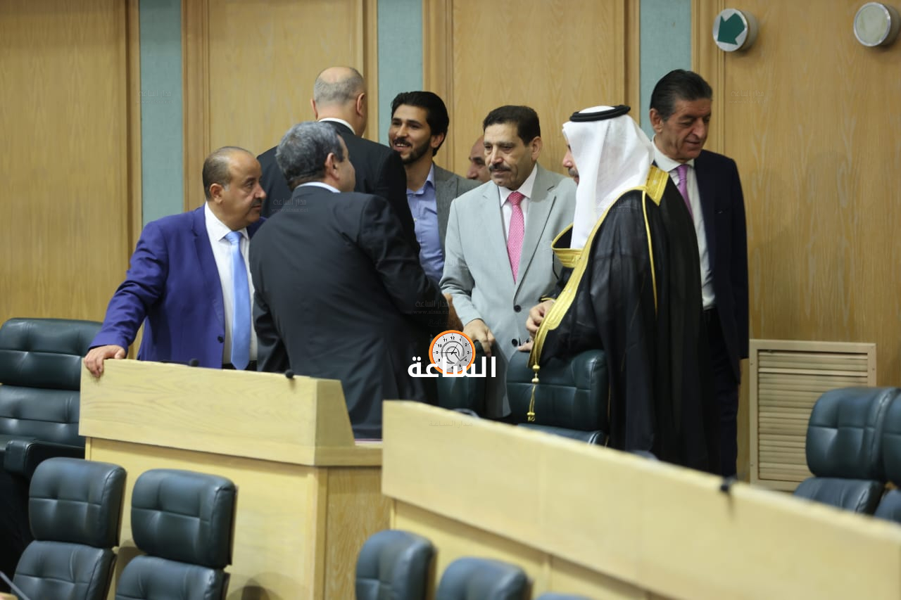 Madar Al-Saa Images 0.7265537065127187