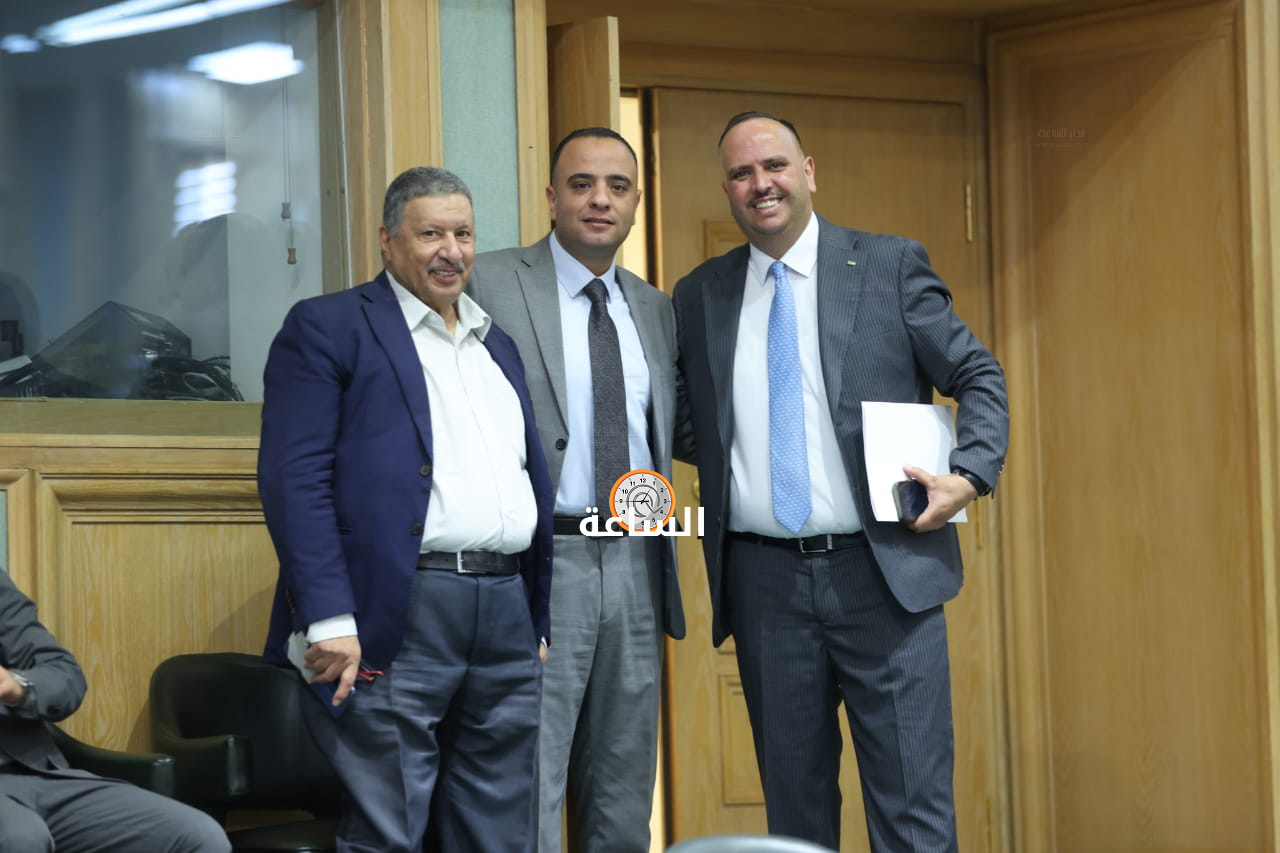 Madar Al-Saa Images 0.3731762620466397