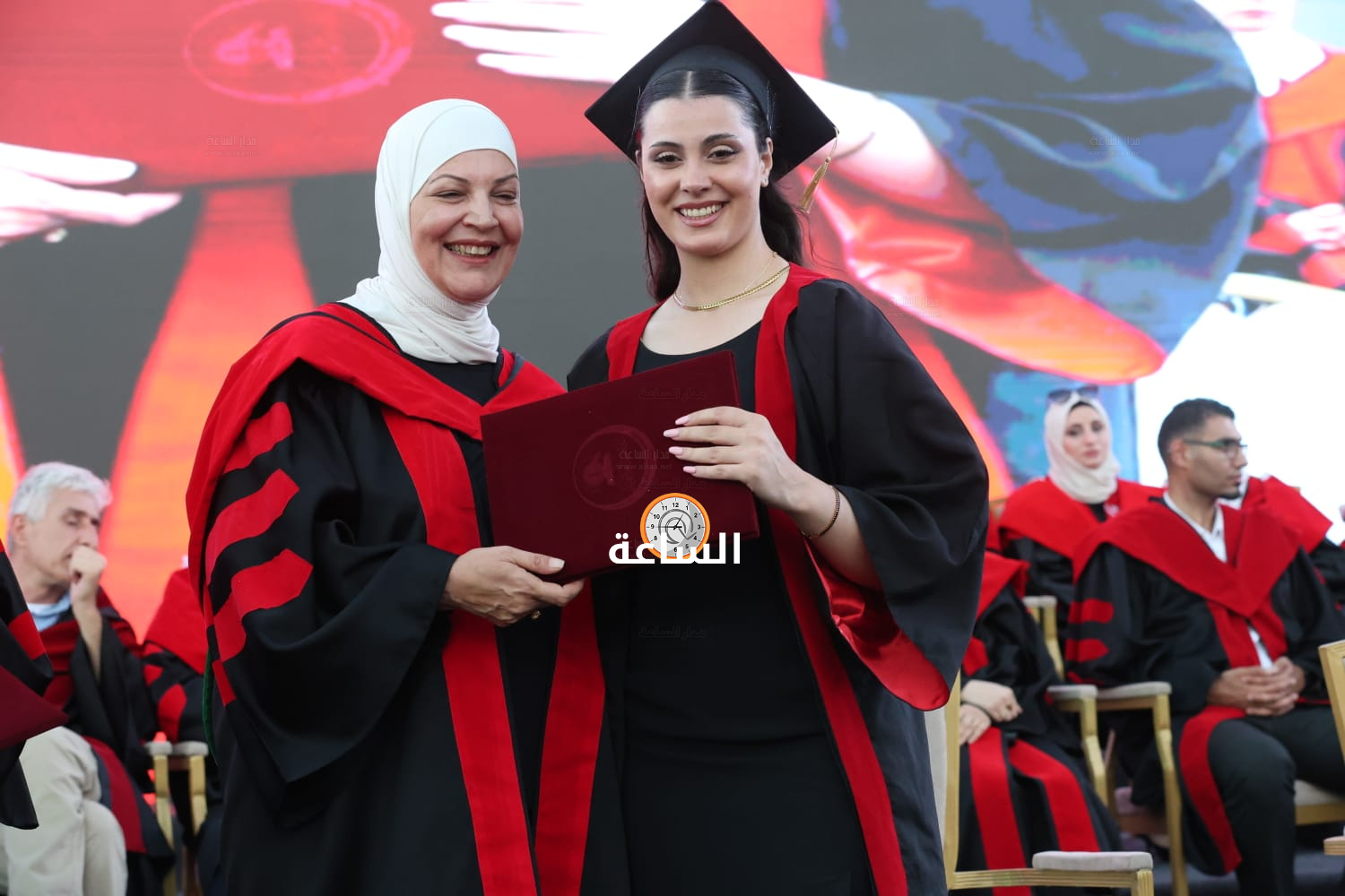 Madar Al-Saa Images 0.8261117283626322