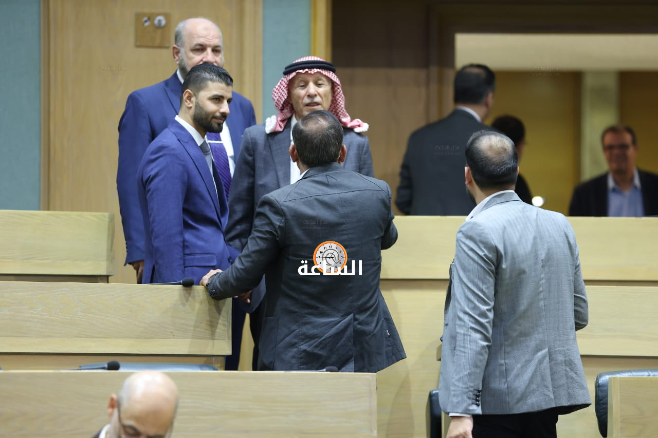 Madar Al-Saa Images 0.6130445410994272
