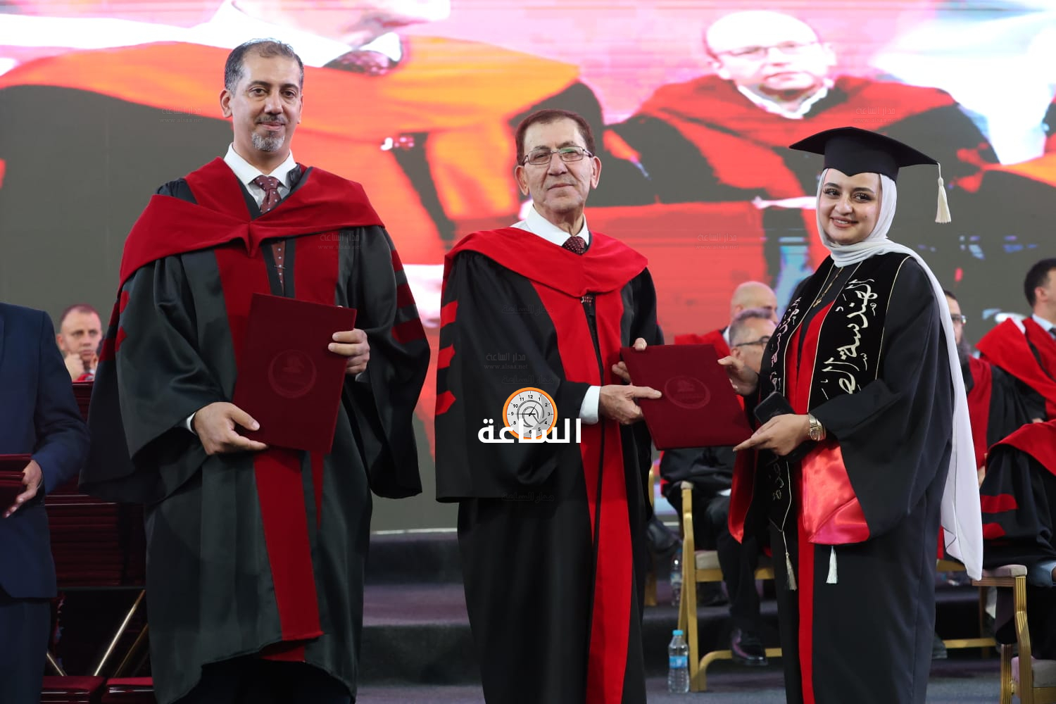 Madar Al-Saa Images 0.8294370341635889