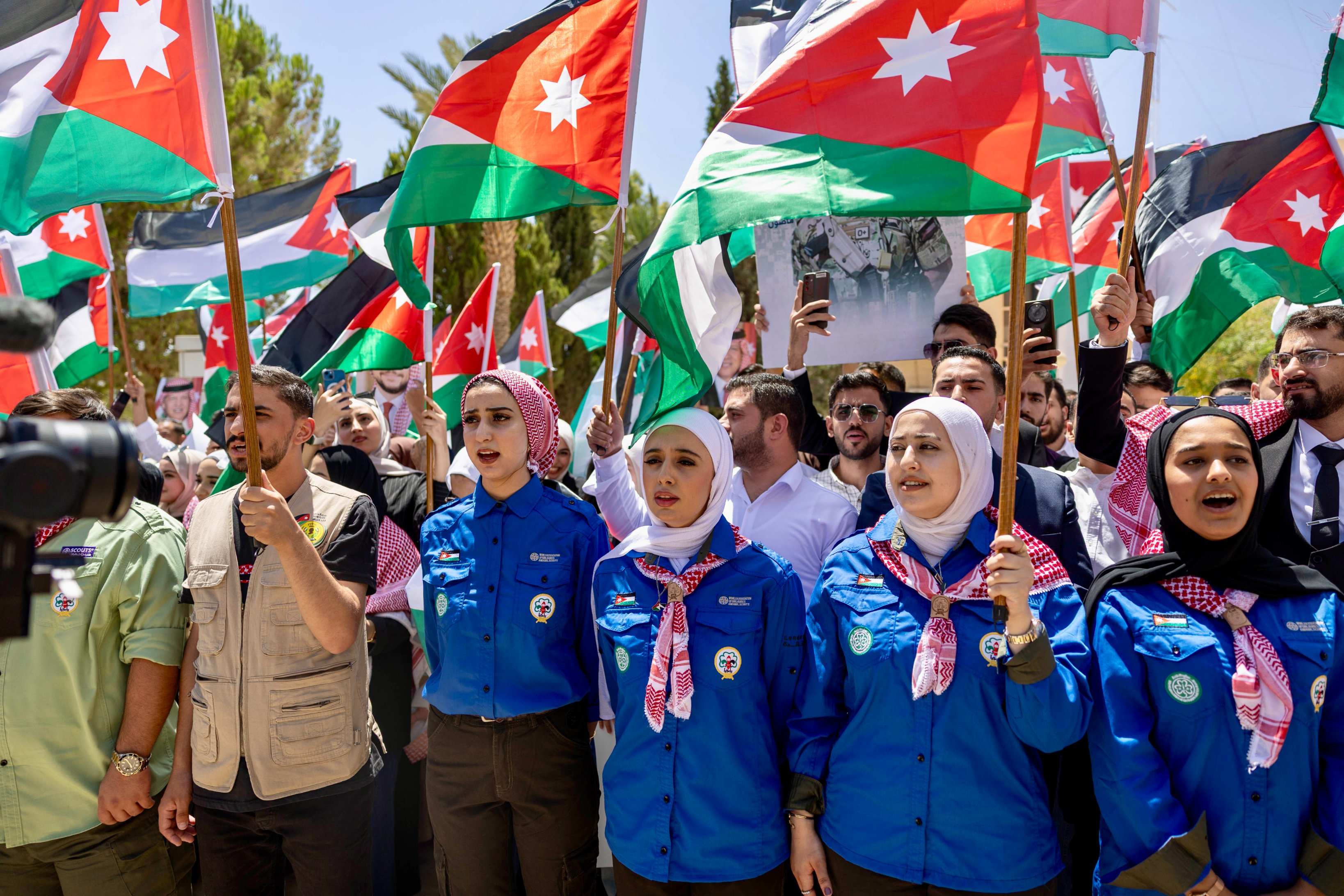 Madar Al-Saa Images 0.3064058574602043