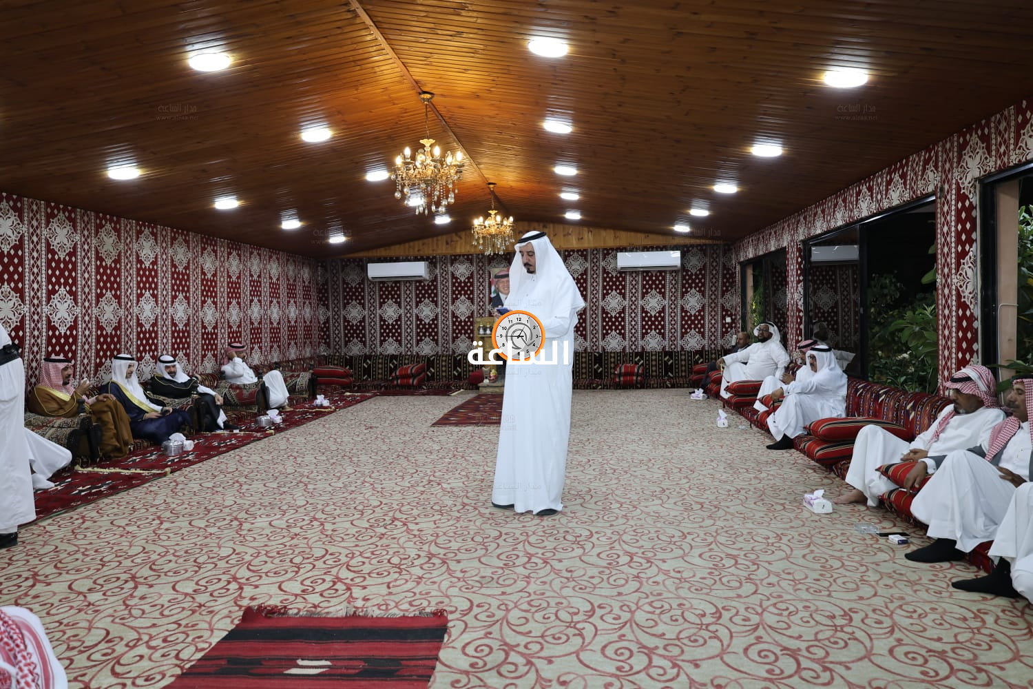 Madar Al-Saa Images 0.23700432714671493