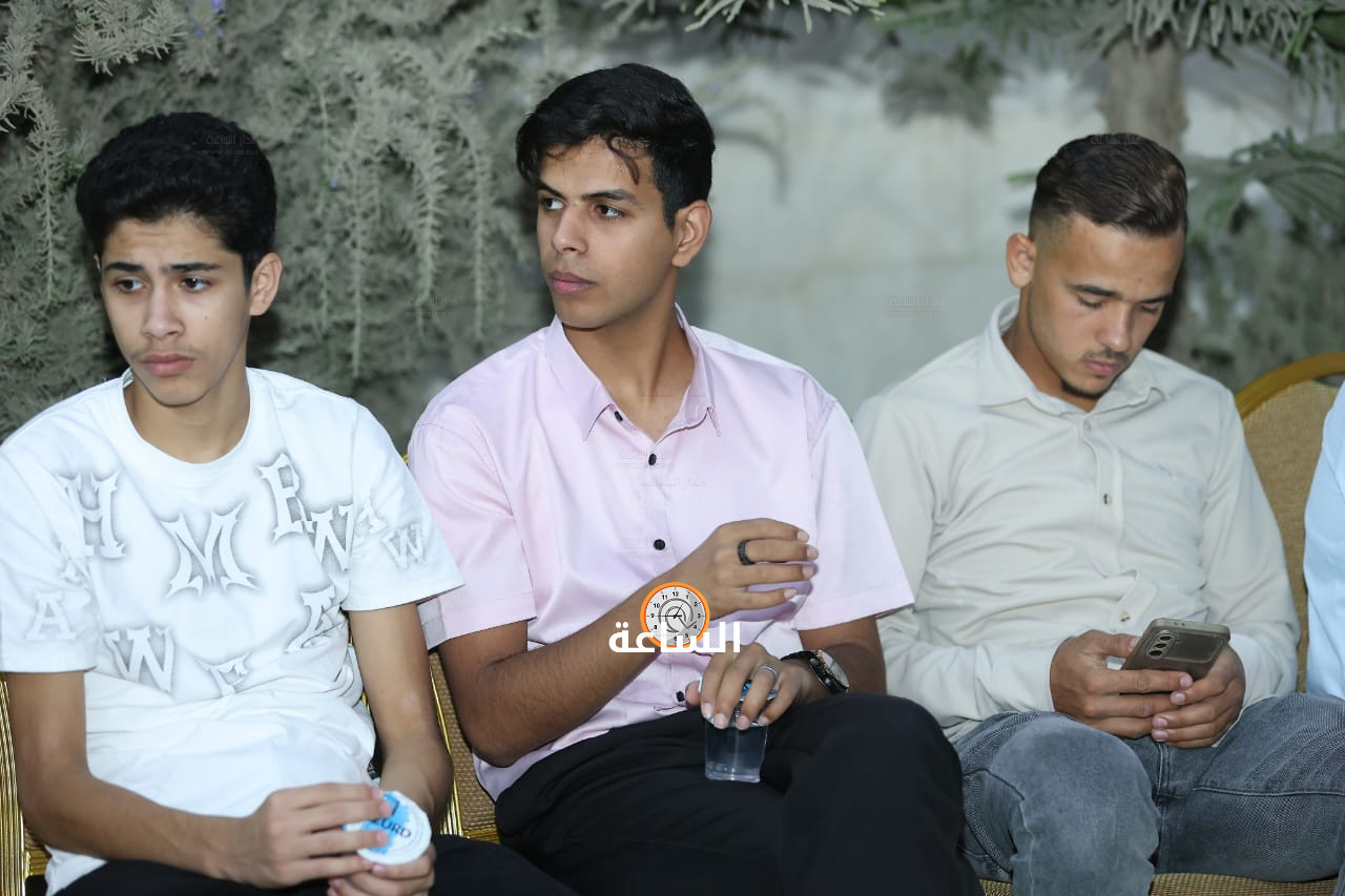 Madar Al-Saa Images 0.9226470517933987