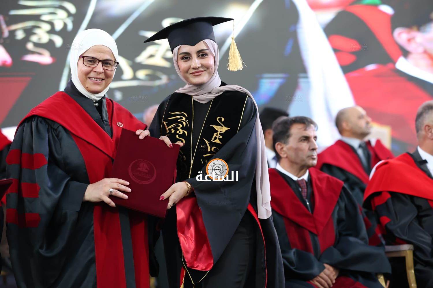 Madar Al-Saa Images 0.7996181115422348