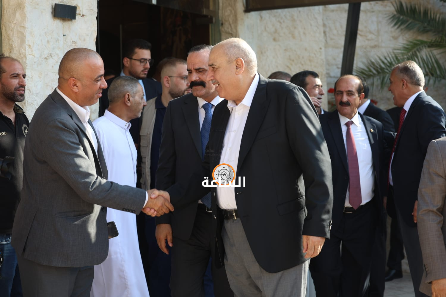 Madar Al-Saa Images 0.8342125145113833