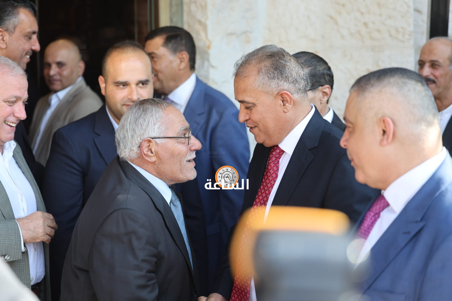 Madar Al-Saa Images 0.8210064349364662