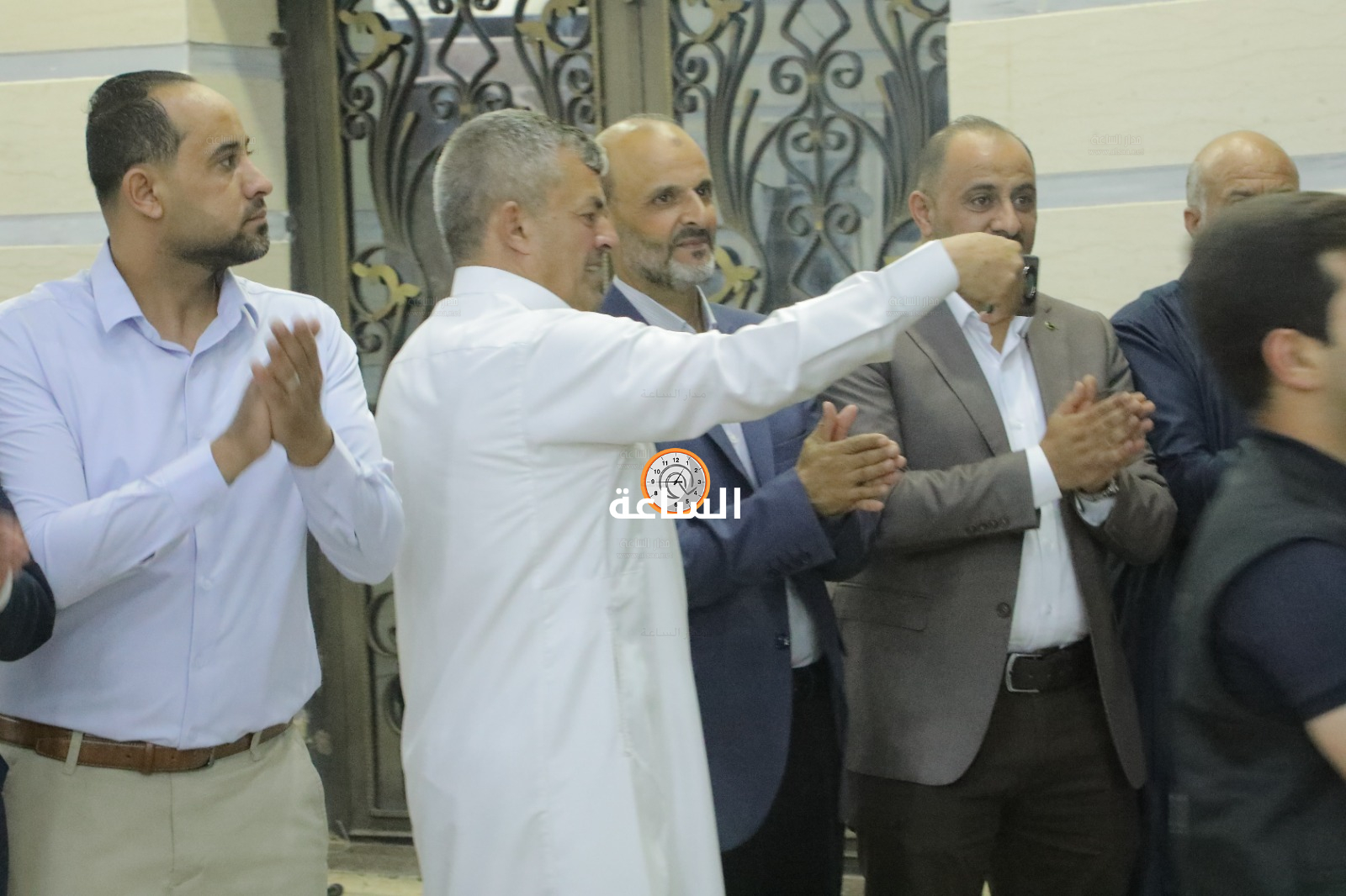 Madar Al-Saa Images 0.7814229387828713