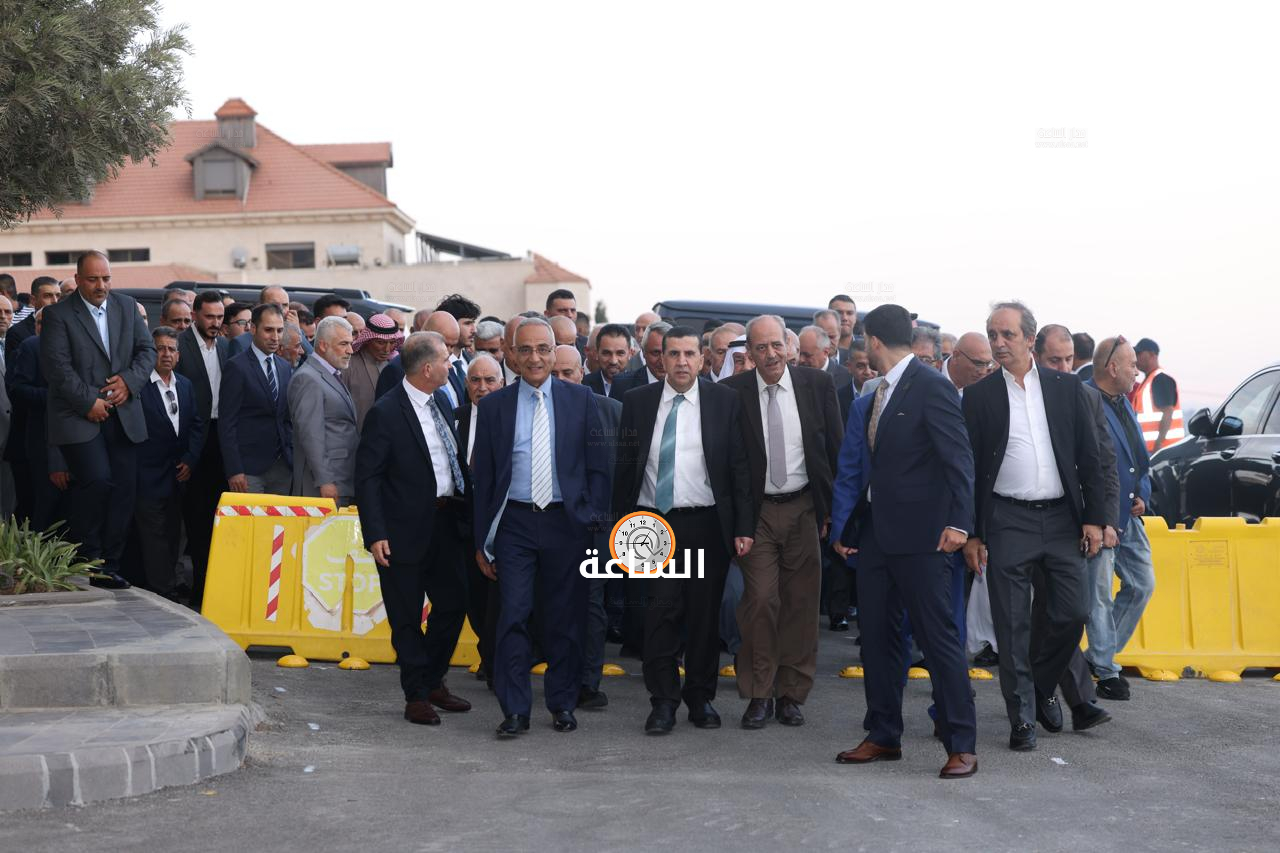Madar Al-Saa Images 0.18183886009853745