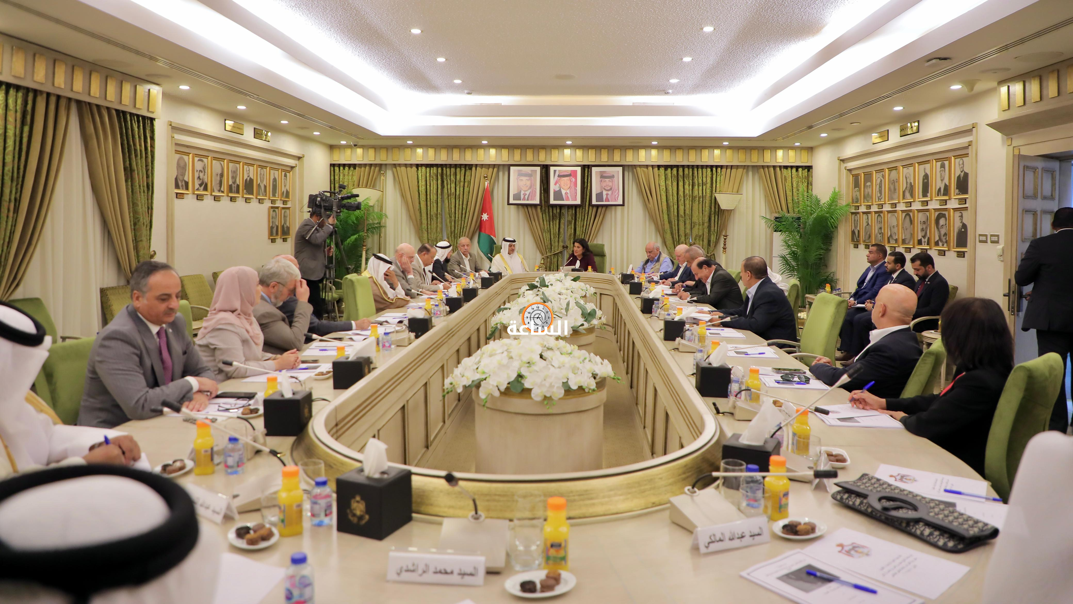 Madar Al-Saa Images 0.12494273145830403
