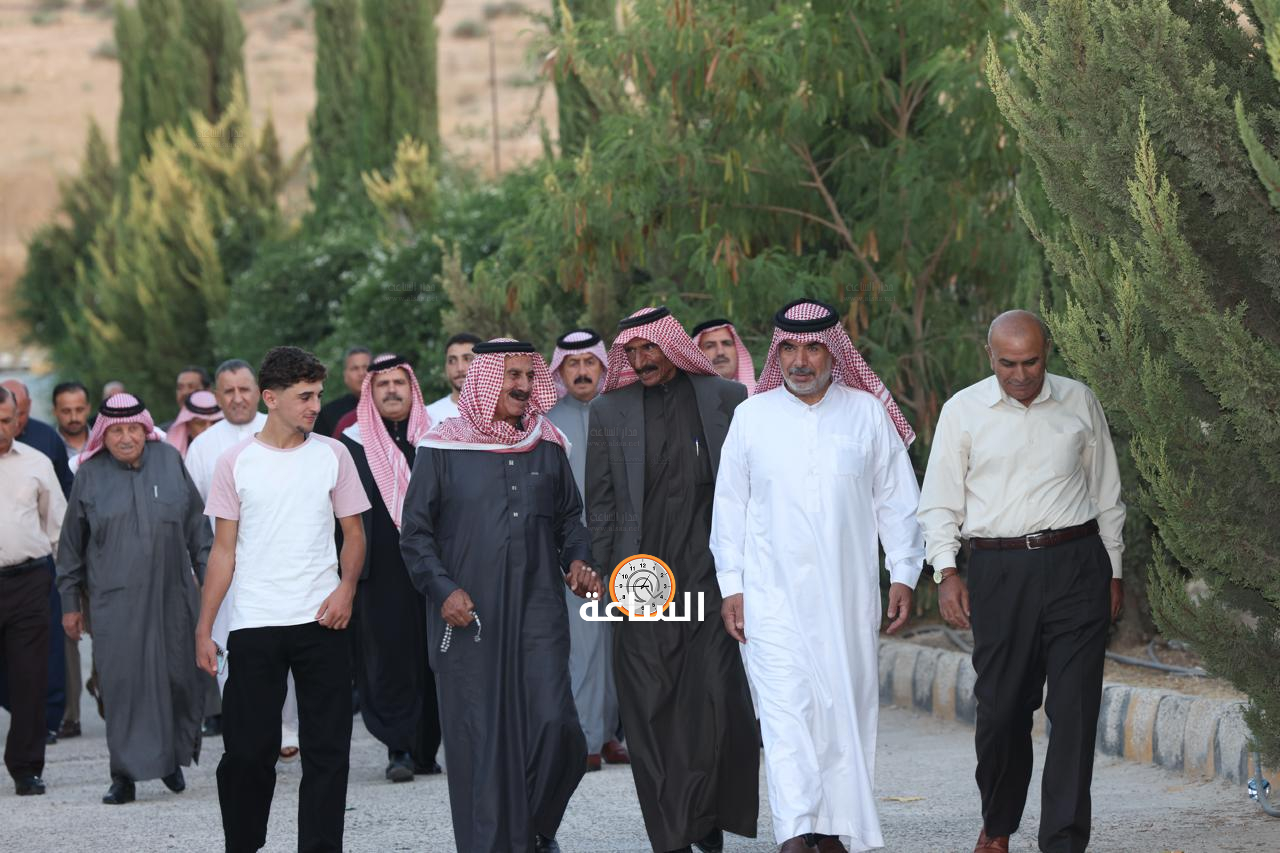Madar Al-Saa Images 0.7224713838757689