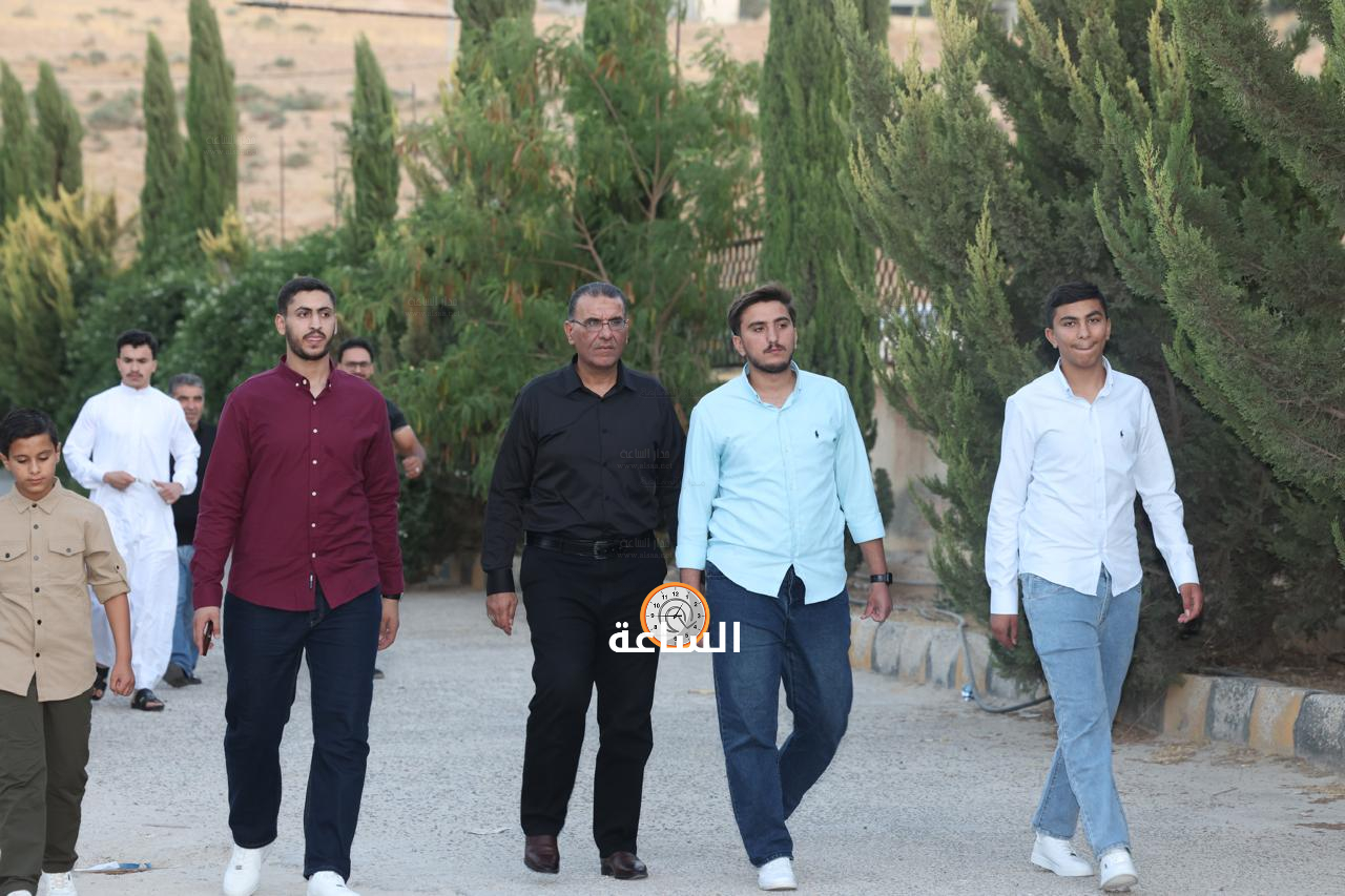 Madar Al-Saa Images 0.306855328313383