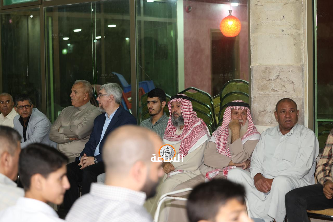 Madar Al-Saa Images 0.434022785339247