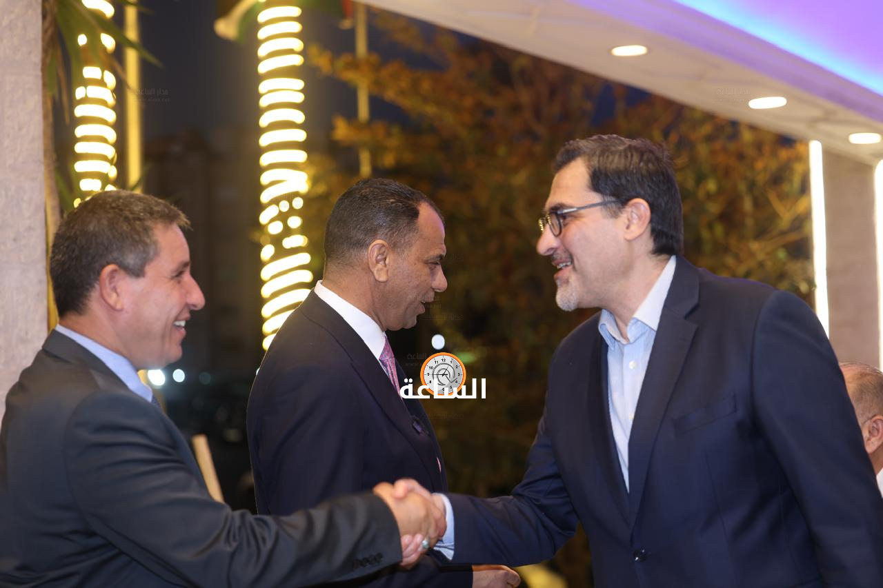 Madar Al-Saa Images 0.606442779230389