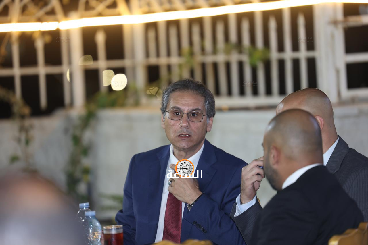 Madar Al-Saa Images 0.9325829246354324