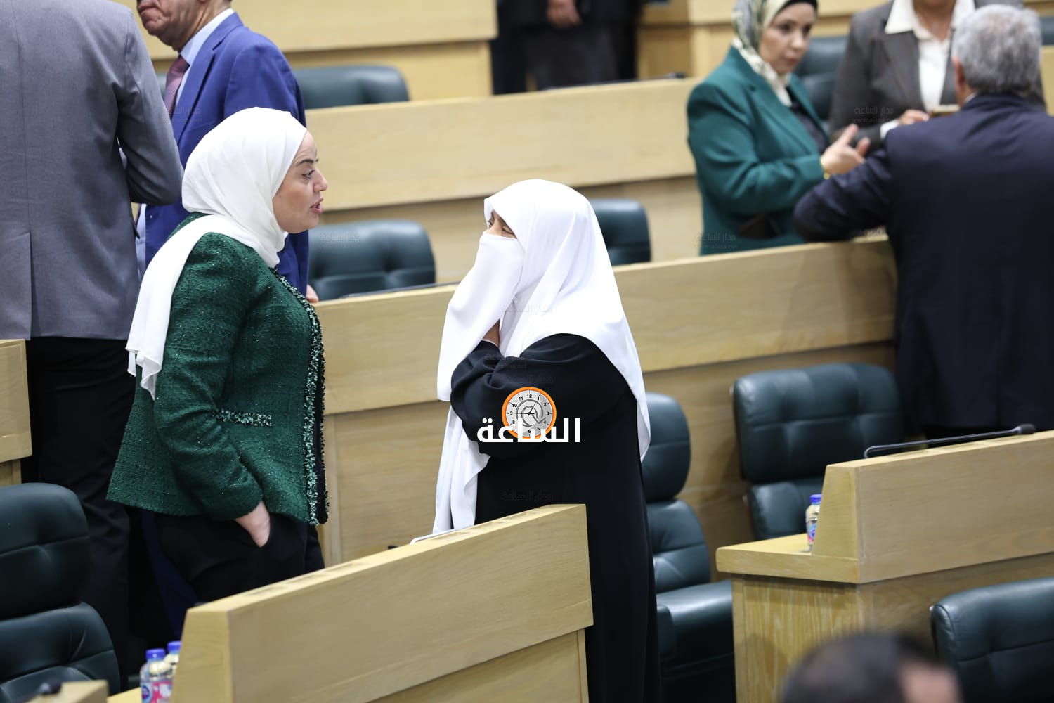 Madar Al-Saa Images 0.5641817098107881