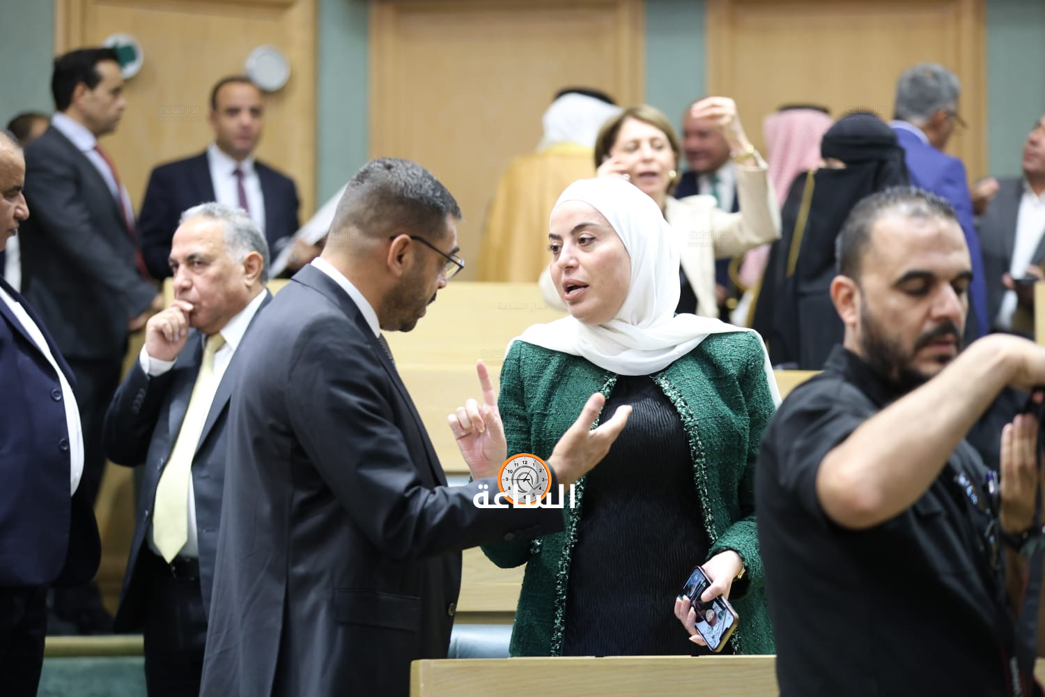 Madar Al-Saa Images 0.3702106286902106