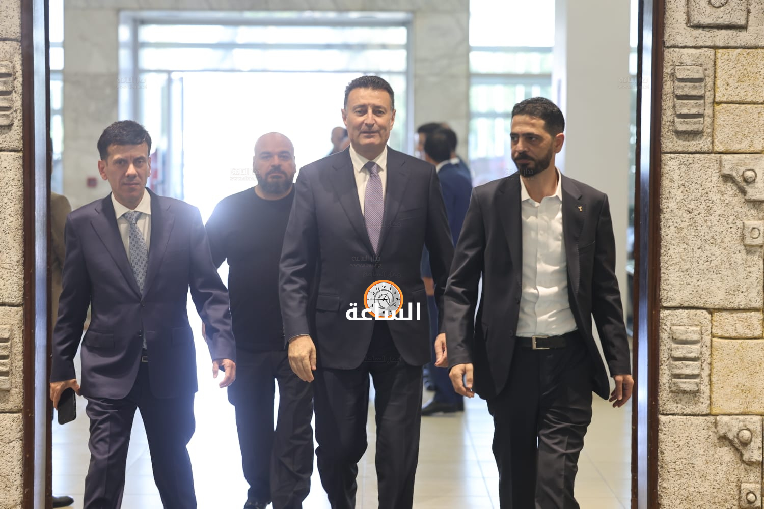 Madar Al-Saa Images 0.8708153374855163