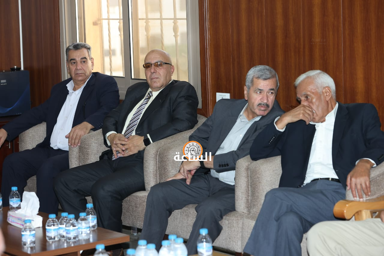 Madar Al-Saa Images 0.619041112689654