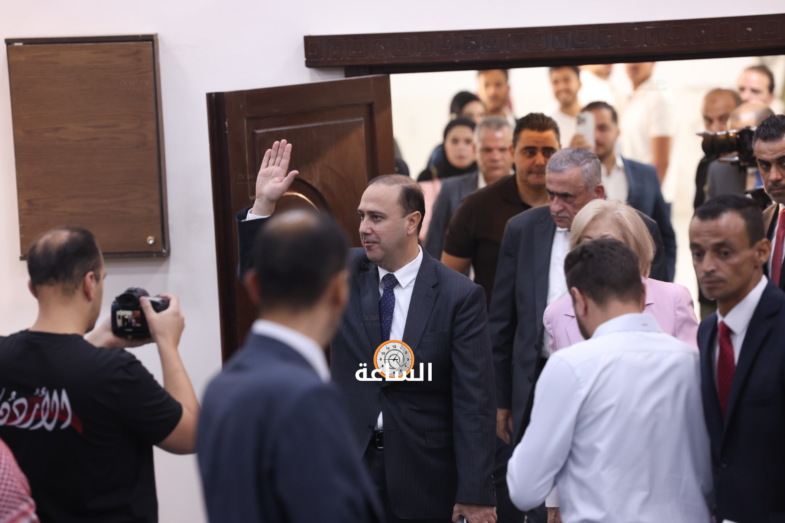 Madar Al-Saa Images 0.9387309572948813
