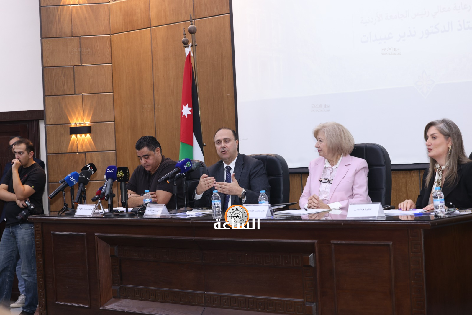 Madar Al-Saa Images 0.6831212226204322