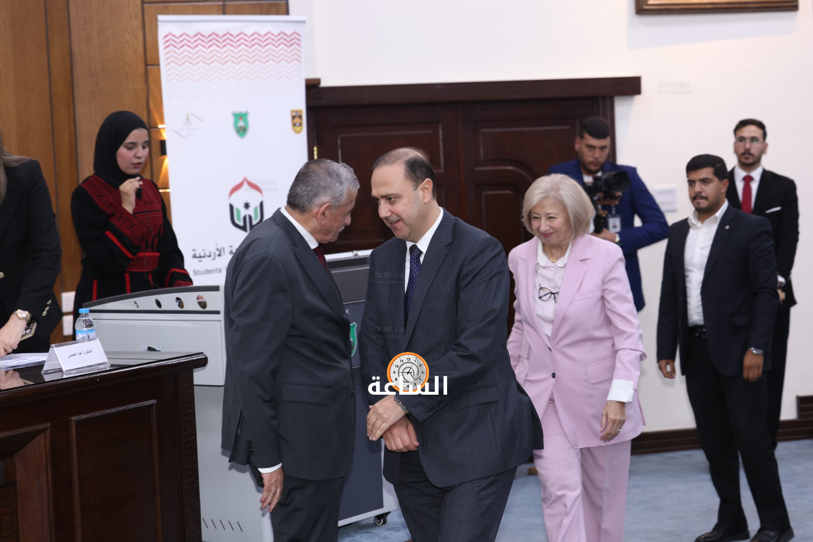 Madar Al-Saa Images 0.19367722722924285