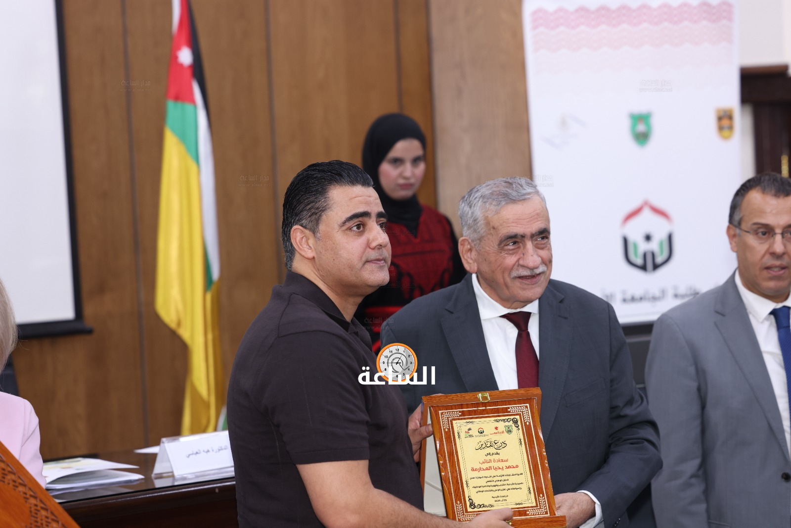 Madar Al-Saa Images 0.8802202131473884