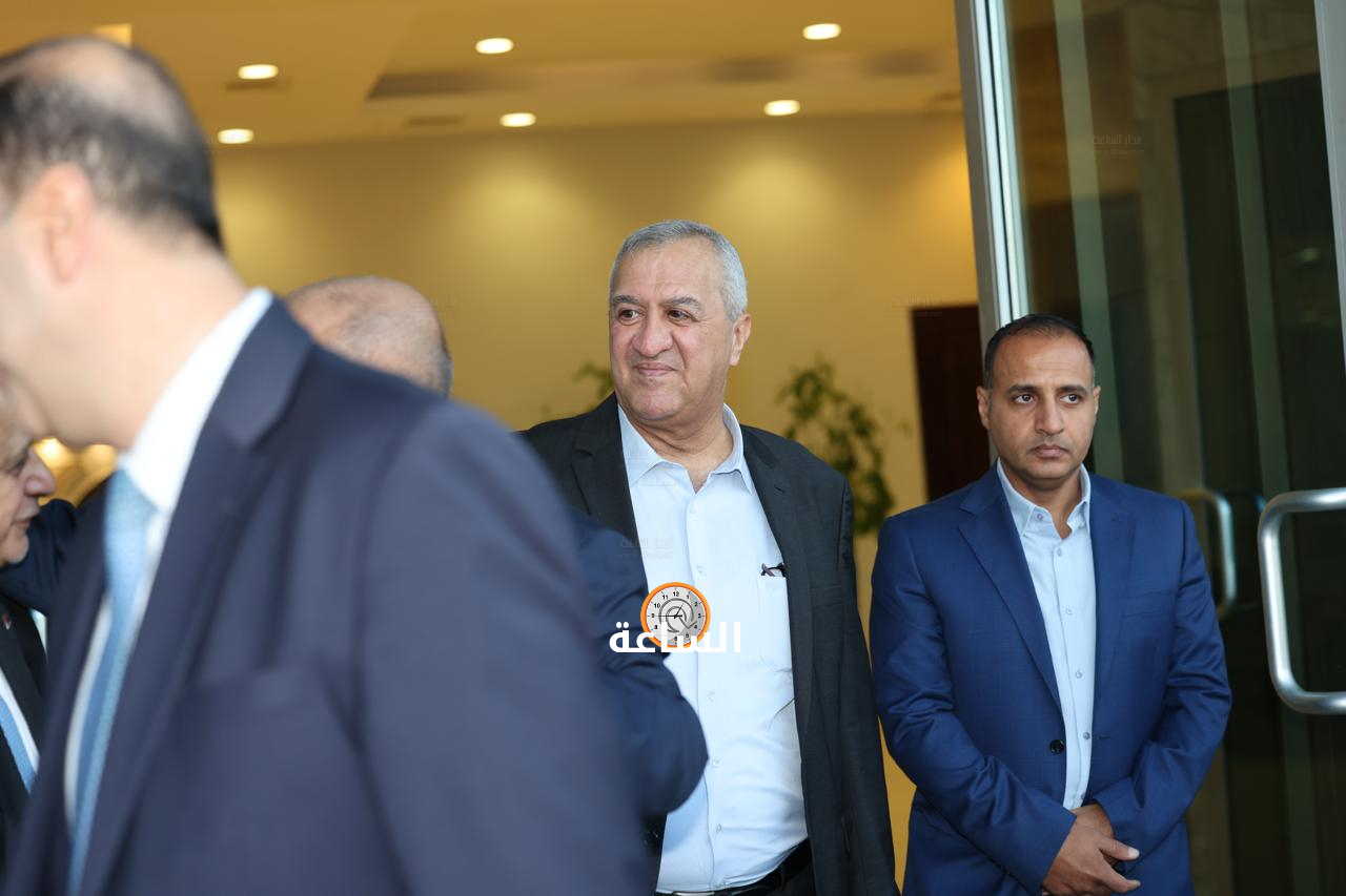 Madar Al-Saa Images 0.1636693774886525