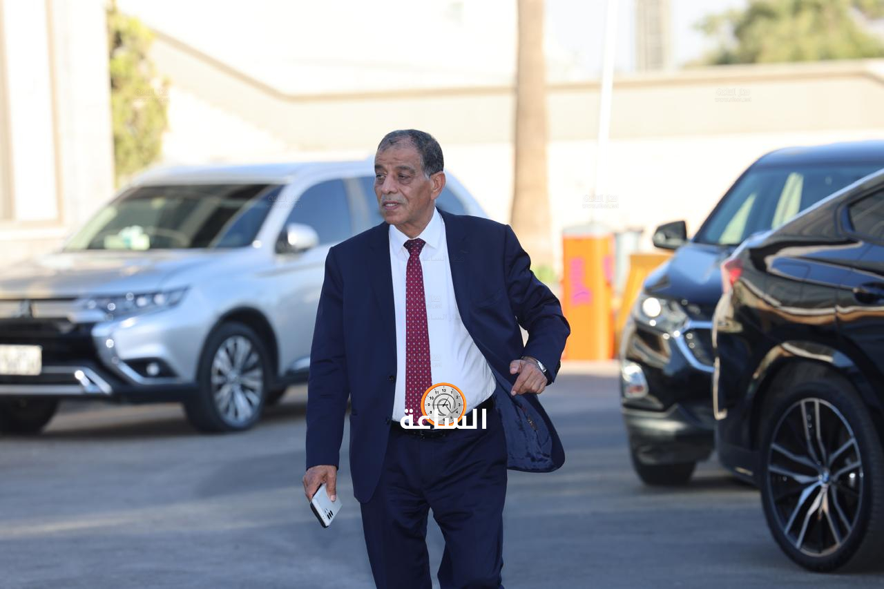 Madar Al-Saa Images 0.47151748318649933
