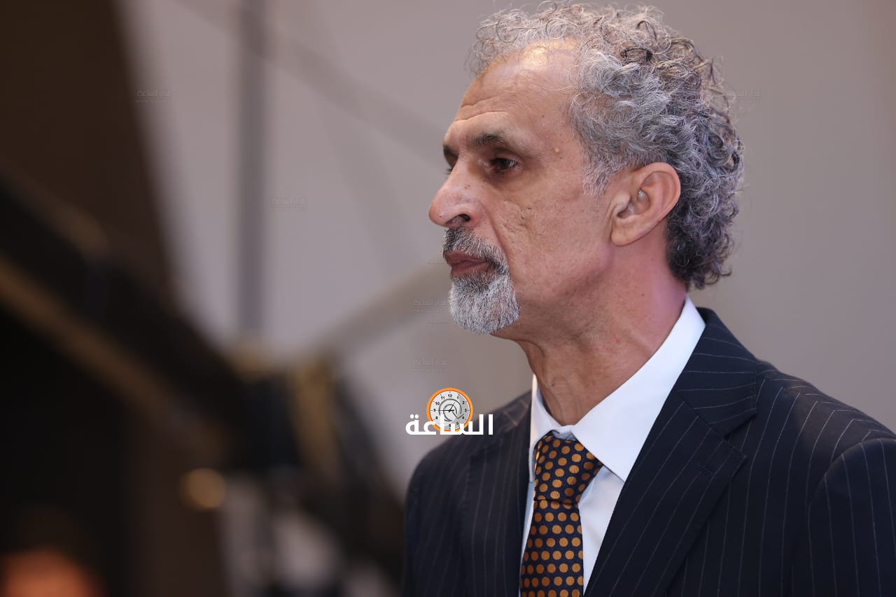 Madar Al-Saa Images 0.23489820488392177