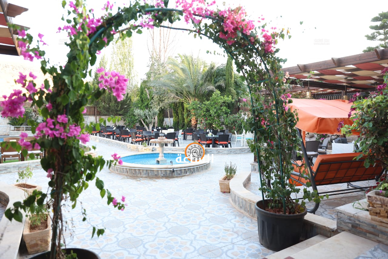 Madar Al-Saa Images 0.4360851599904231